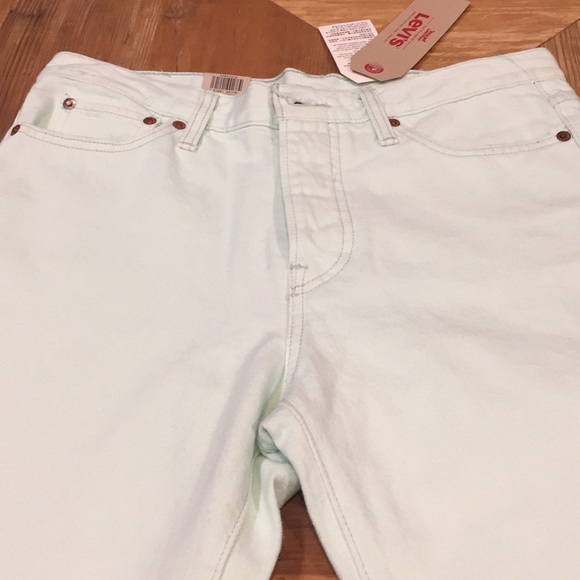 NEW Levi’s Women’s High Rise Cropped Jeans - Picture 4 of 9